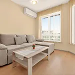 Apartmán Danili нов двустаен с басейн и паркомясто в гр Bjala