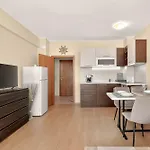 Apartmán Danili нов двустаен с басейн и паркомясто в гр