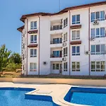 Apartmán Danili нов двустаен с басейн и паркомясто в гр Bjala