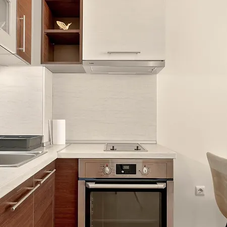 Danili нов двустаен с басейн и паркомясто в гр Apartmán Bjala