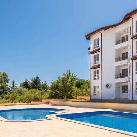Apartament Danili нов двустаен с басейн и паркомясто в гр Bjała