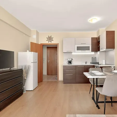 Apartament Danili нов двустаен с басейн и паркомясто в гр